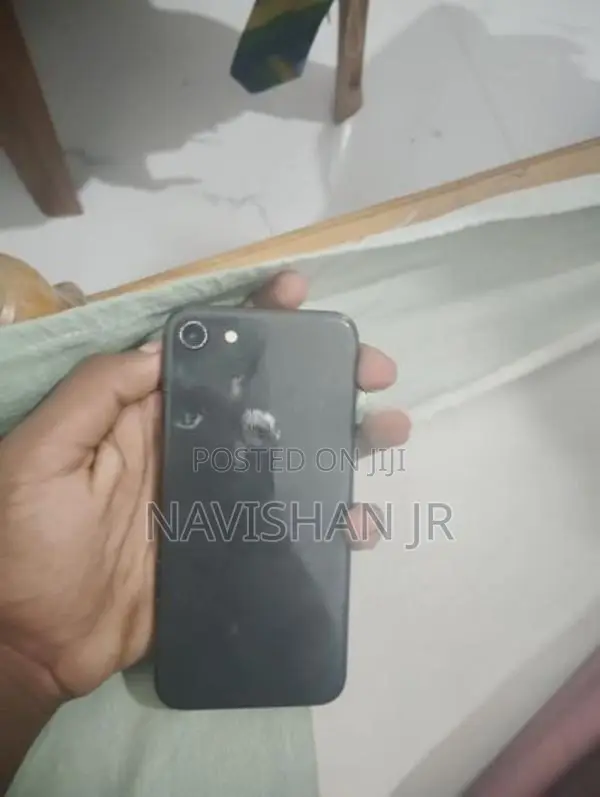 Apple iPhone 8 (Used)