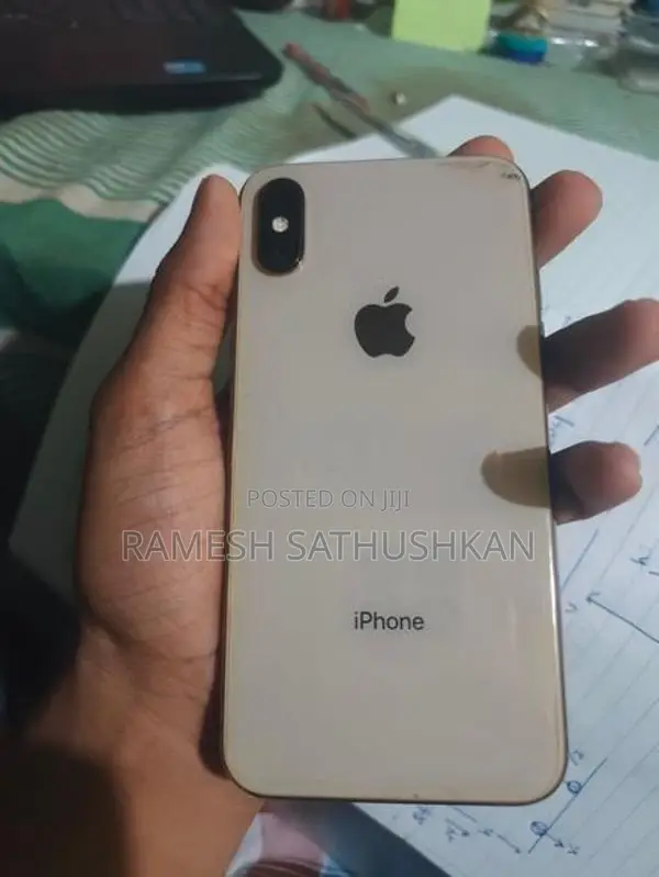 Apple iPhone XS (Used)