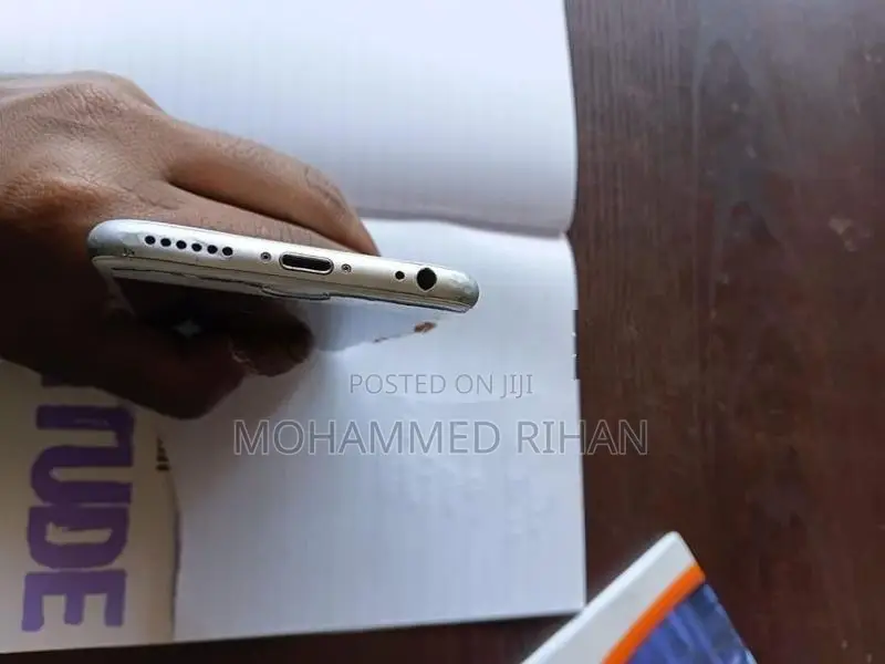Apple iPhone 6S (Used)
