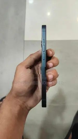 Apple iPhone 13 (Used)