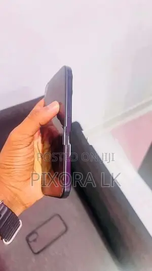 Apple iPhone 16 (Used)