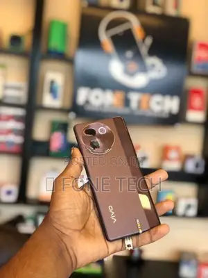 Vivo V30e 8GB 128GB (Used)
