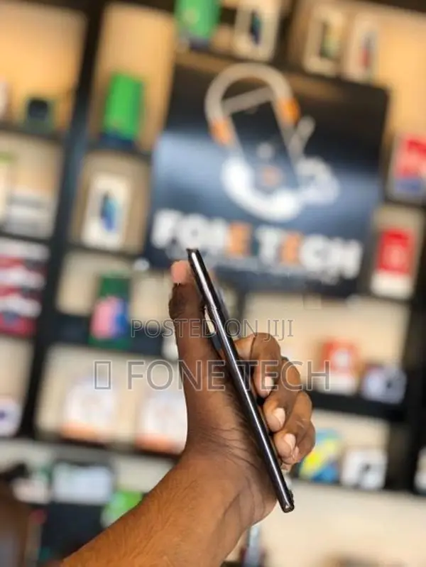Vivo V30e 8GB 128GB (Used)