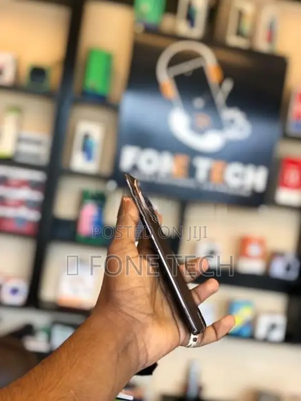 Vivo V30e 8GB 128GB (Used)