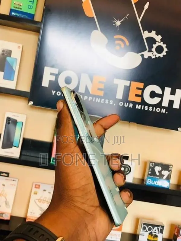 Vivo V40 8GB 256GB (Used)