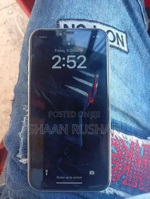 Apple iPhone 11 (Used)