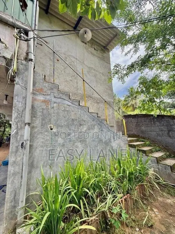 වතුපිටිවල කාමර 16කින් යුත් බෝඩිං නිවාස සංකීරණය RU 7954 In Nittambuwa