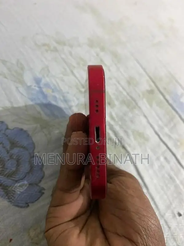 Apple iPhone 13 (Used)