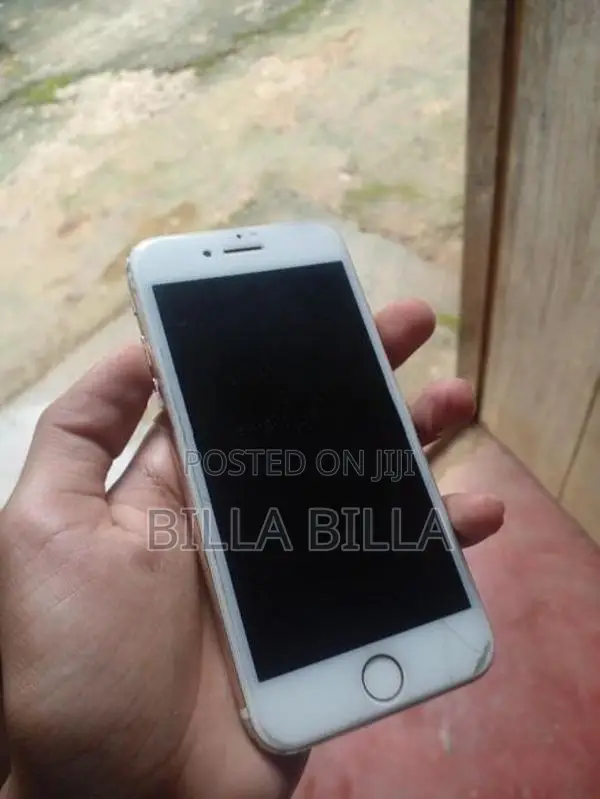 Apple iPhone 7 (Used)