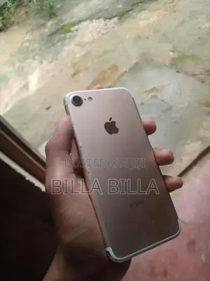 Apple iPhone 7 (Used)
