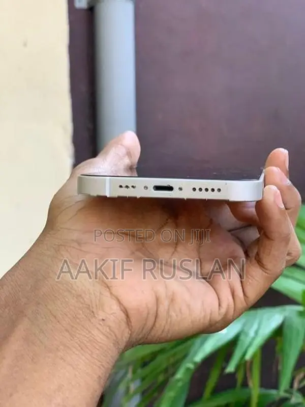Apple iPhone 13 (Used)