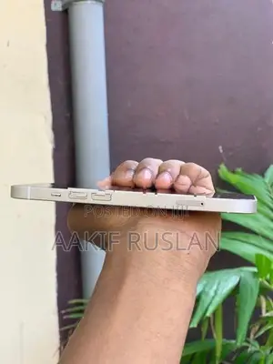 Apple iPhone 13 (Used)