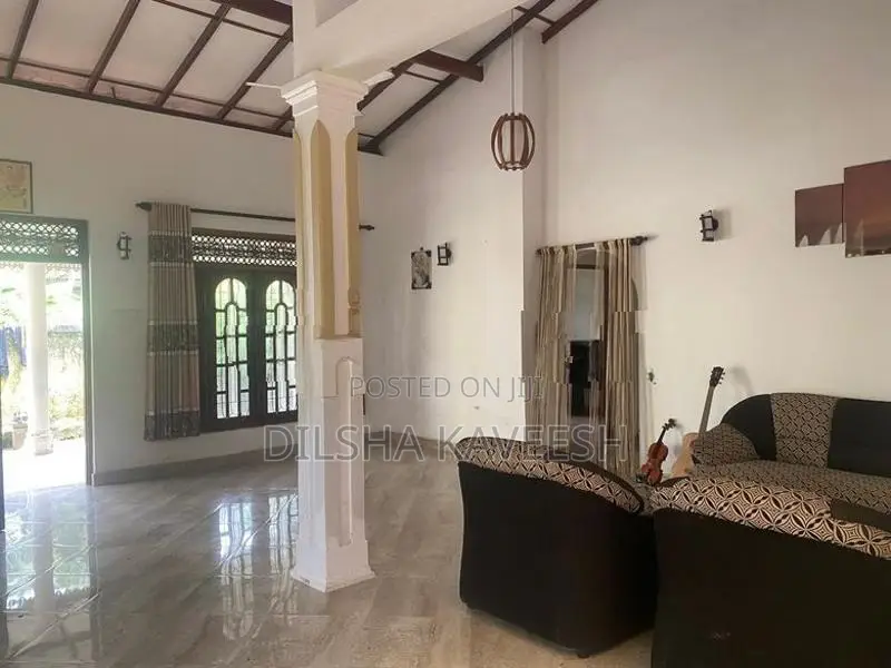 අංගසම්පූර්ණ නිවසක් විකිණීමට ඇත... කටුනායක