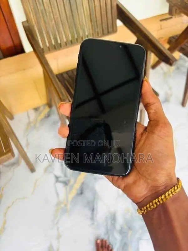 Apple iPhone XR (Used)