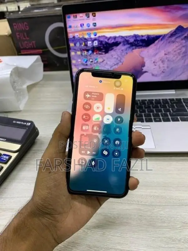 Apple iPhone XR (Used)