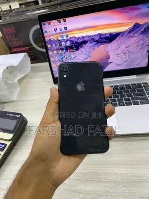 Apple iPhone XR (Used)