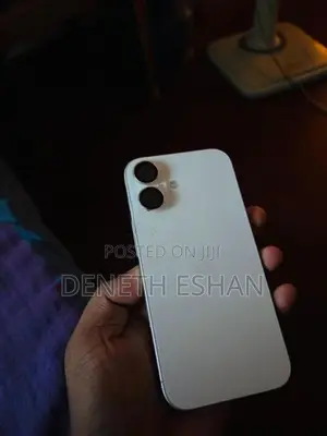 Apple iPhone 16 (Used)