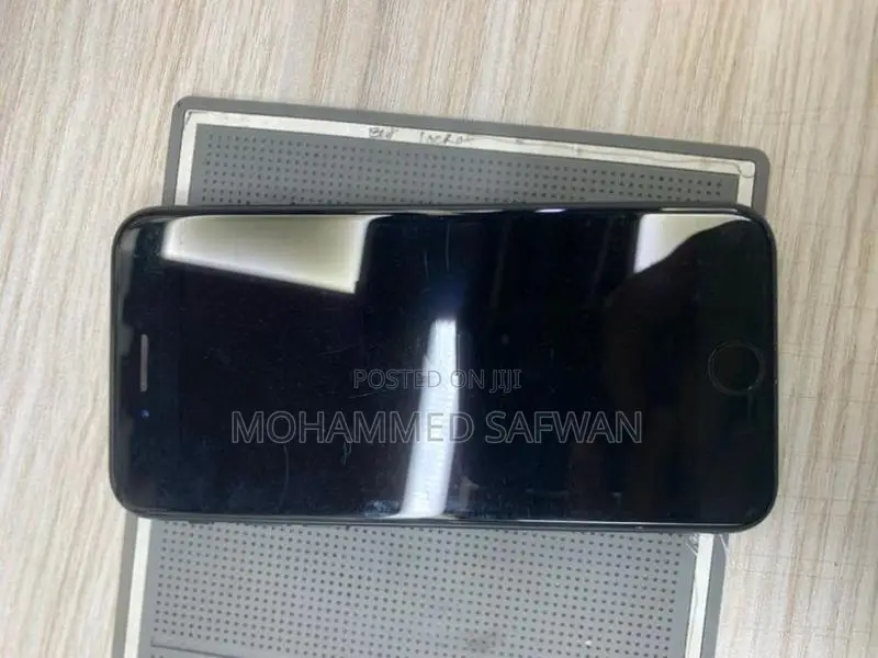 Apple iPhone SE (Used)