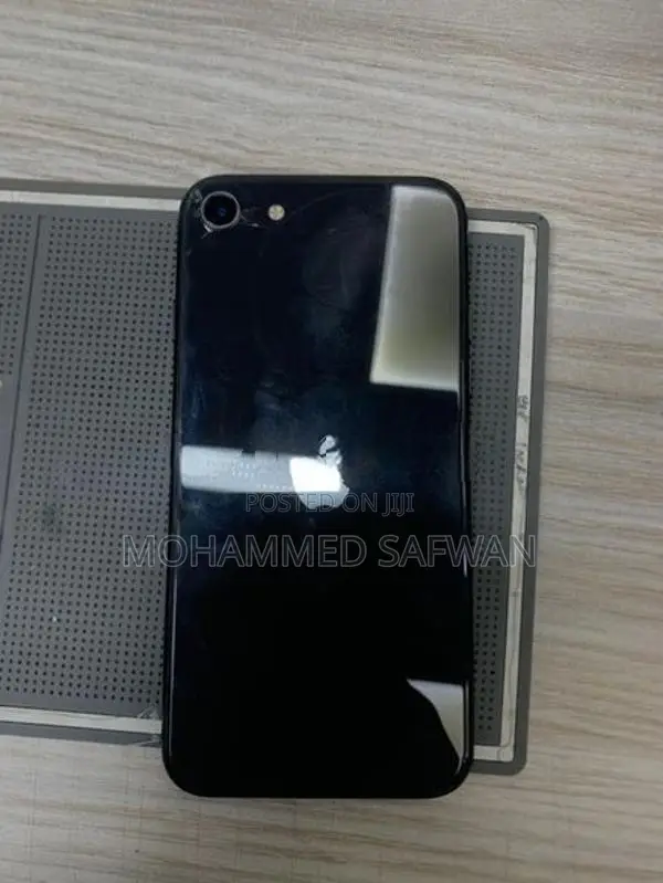 Apple iPhone SE (Used)
