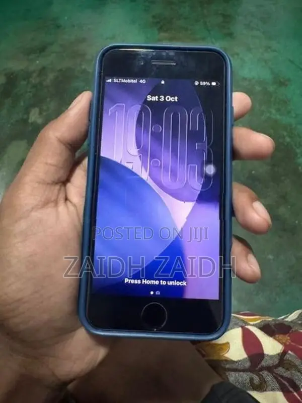 Apple iPhone SE 2 (Used)