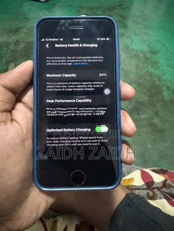 Apple iPhone SE 2 (Used)