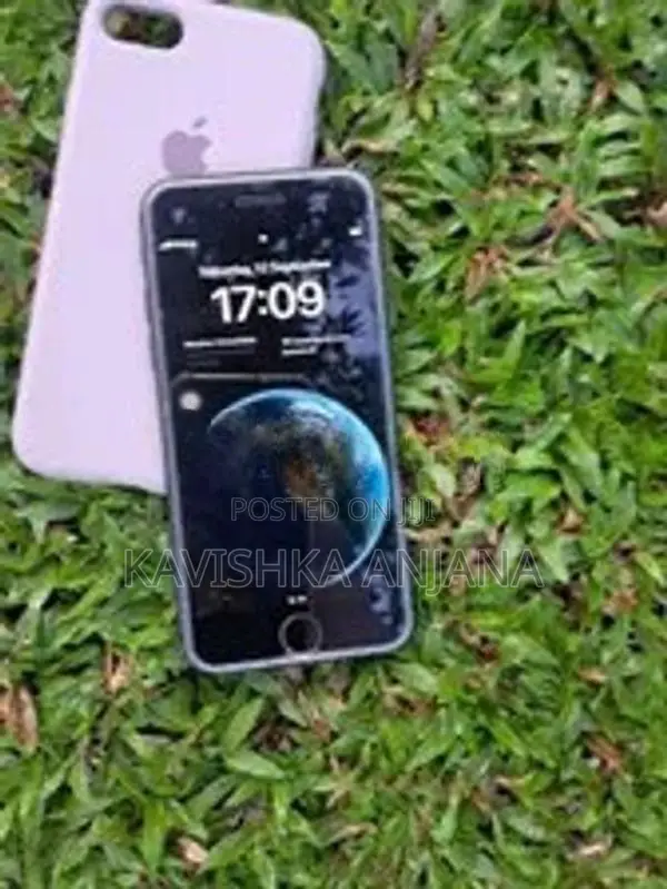 Apple iPhone 8 (Used)