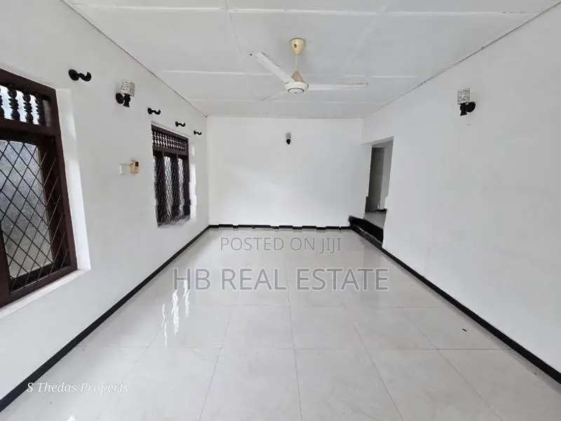 17 Perch land with House Rajagiriya