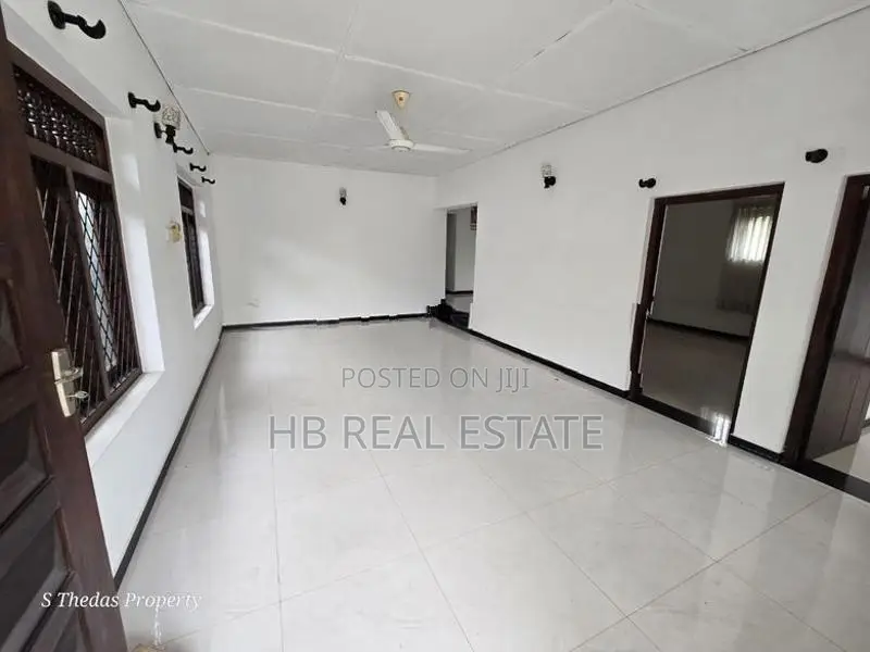 17 Perch land with House Rajagiriya