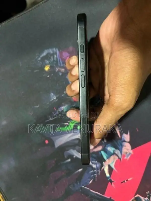 Apple iPhone 16 (Used)