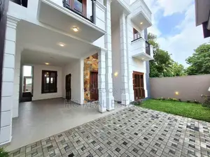 Boralasgamuwa Architectural Designed Super Luxury House For Sale
