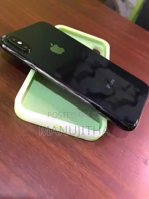 Apple iPhone XS (Used)