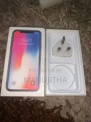 Apple iPhone XS (Used)