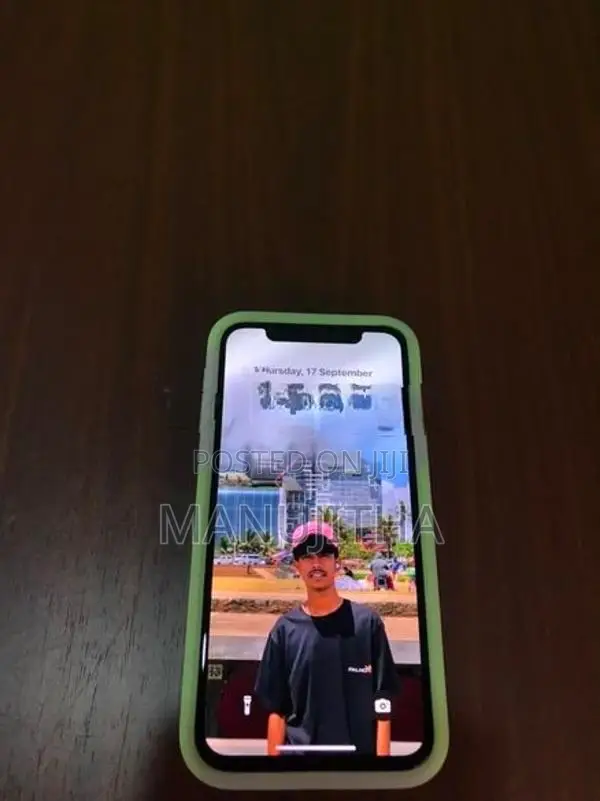 Apple iPhone XS (Used)