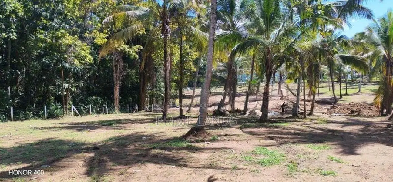 කුරුණෑගල අධිවේගී පිවිසුමට ළගින් ඉඩමක්