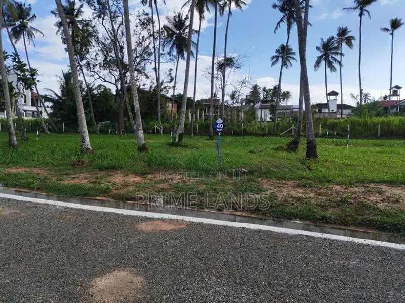 කුරුණෑගල පුත්තලම් පාරෙන් පදිංචියට ඉඩමක්