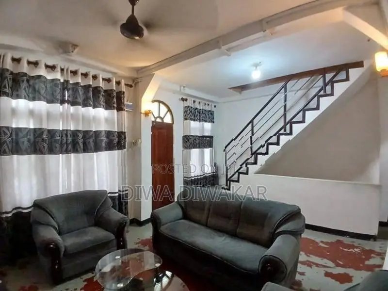 2 Floors - Upstairs House for Lease Colombo 14