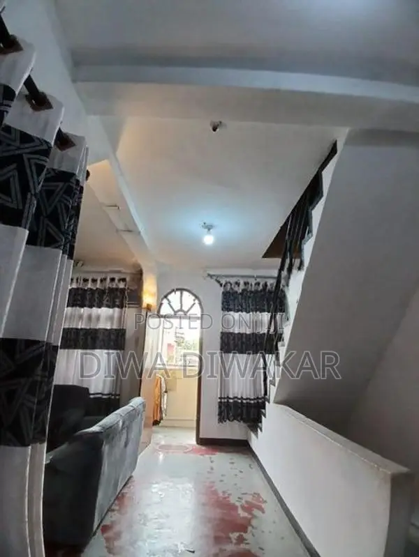 2 Floors - Upstairs House for Lease Colombo 14