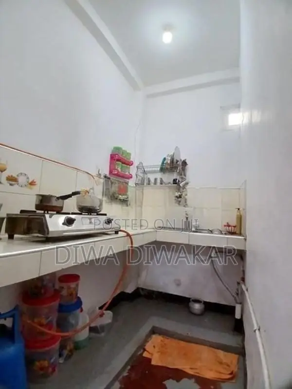 2 Floors - Upstairs House for Lease Colombo 14