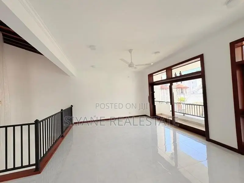 Luxury New House for Sale in Battaramulla