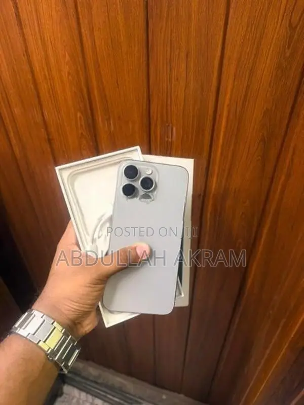 Apple iPhone 15 Pro Max 256GB (Used)