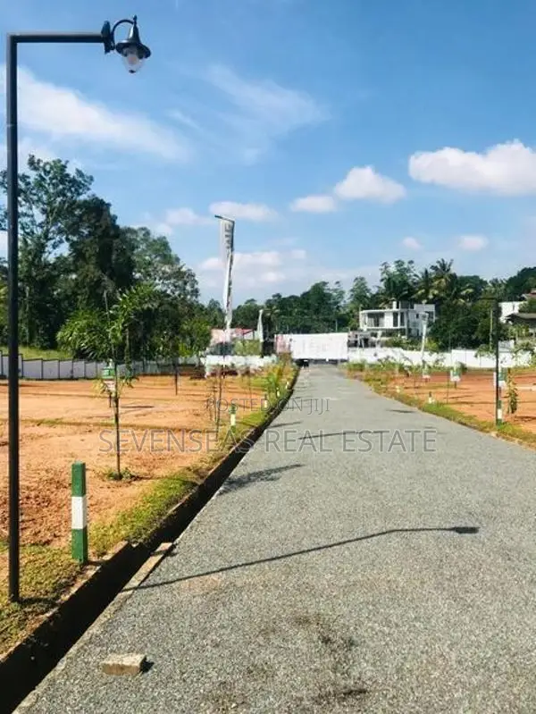 Land for Sale Athurugiriya Kaduvela Road