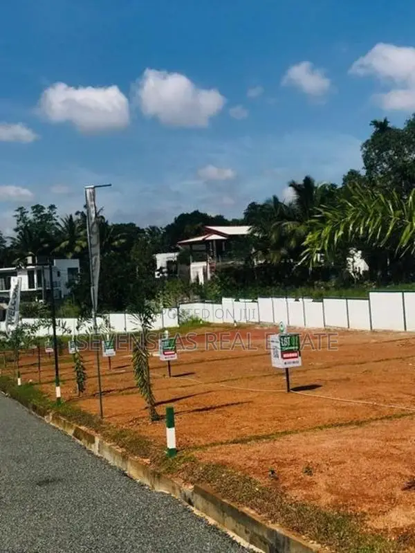 Land for Sale Athurugiriya Kaduvela Road