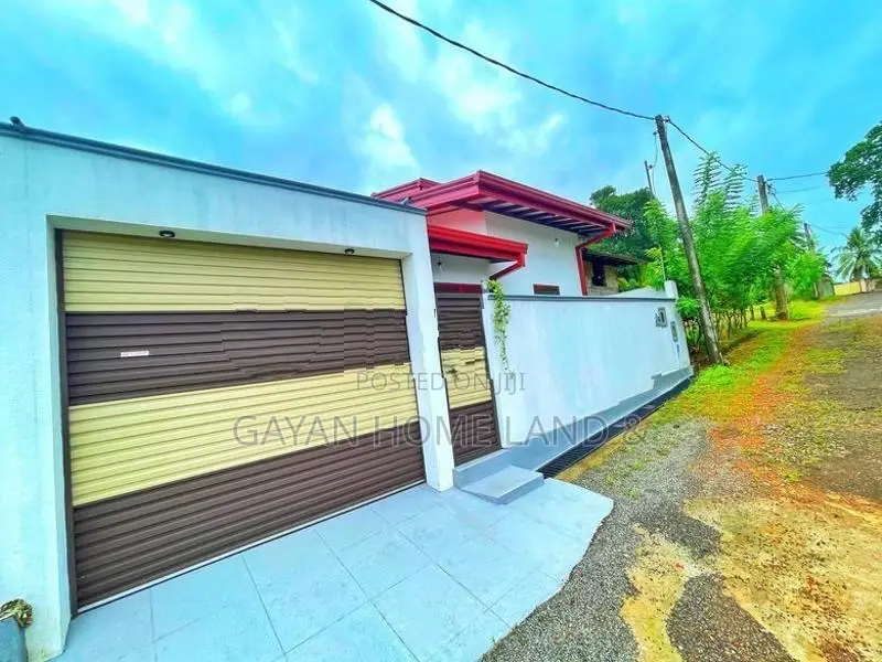 අලංකාර නවීන පන්නයේ අලුත්ම තනිමහල් නිවසක් විකිණීමට පොල්ගස්ඕවිට කහතුඩුවෙ