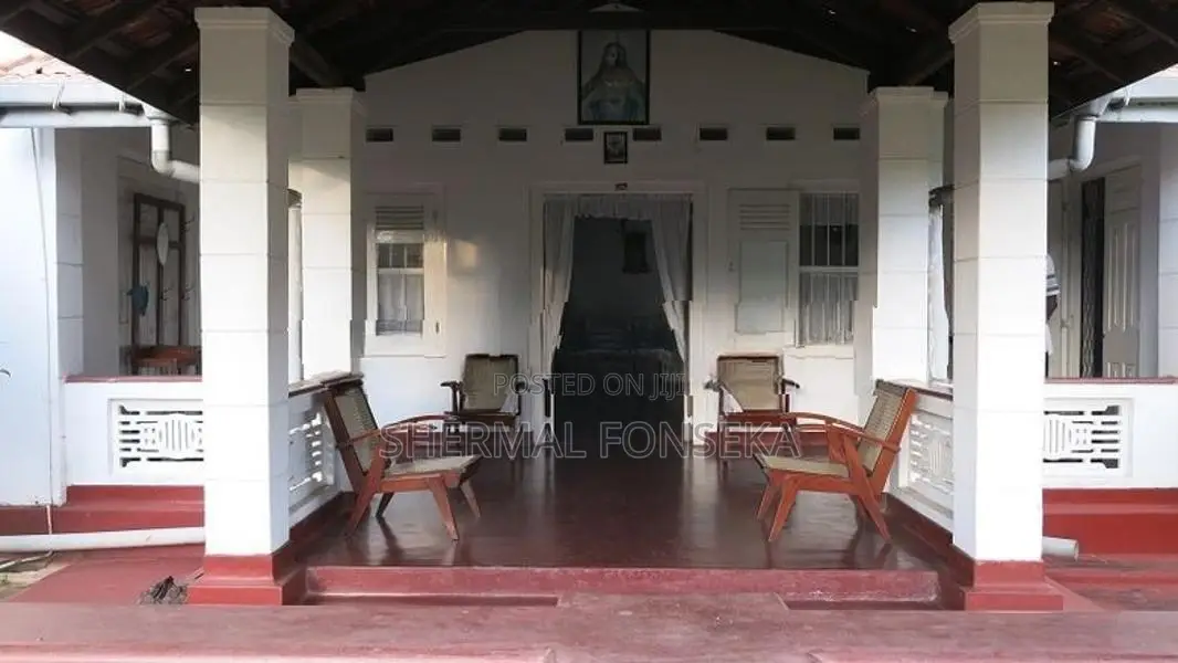 Negombo Katuwapitiya Demanhandiya St. Sebastian road land for sale