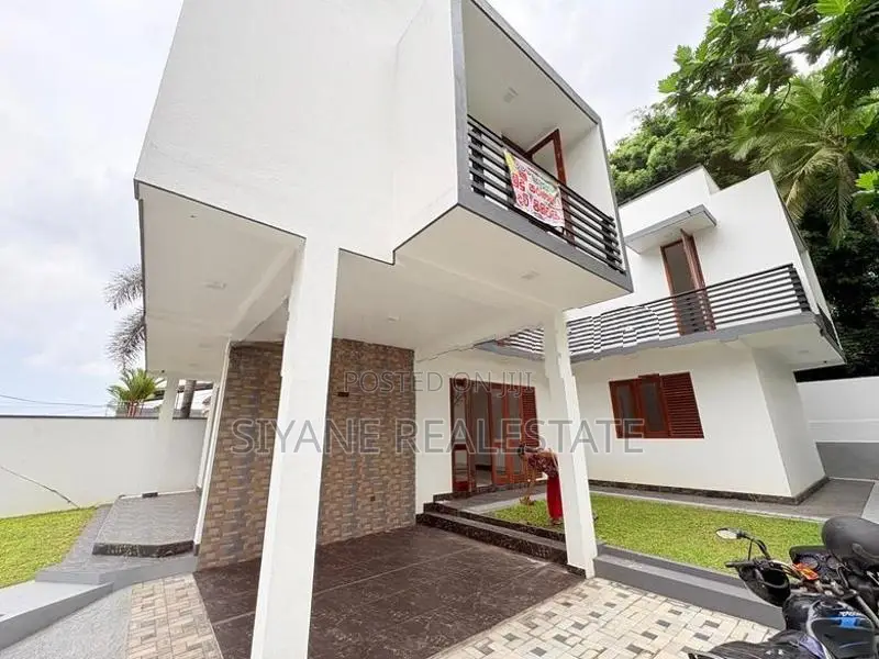 Luxury New House for Sale in Thalawathugoda