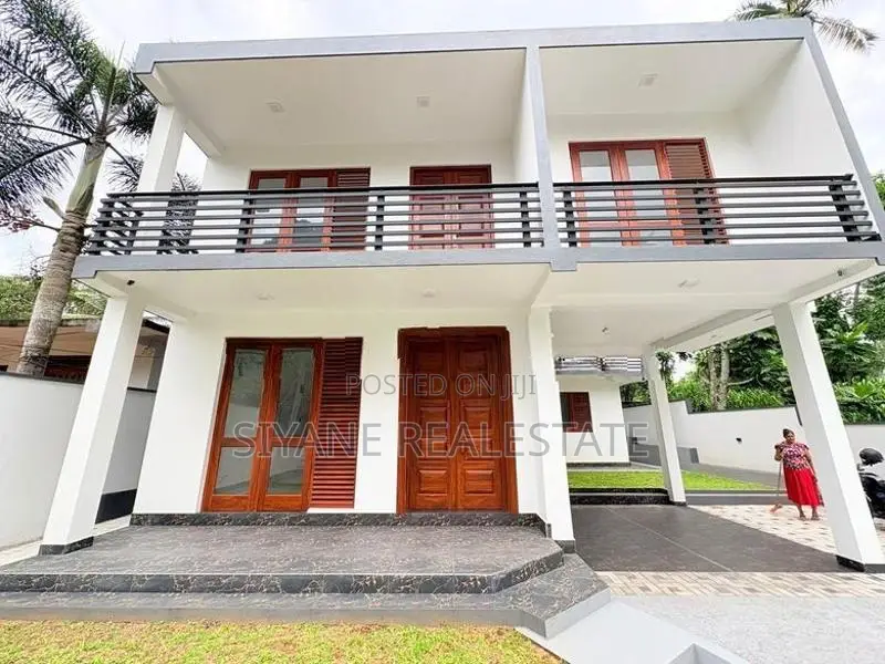 Luxury New House for Sale in Thalawathugoda