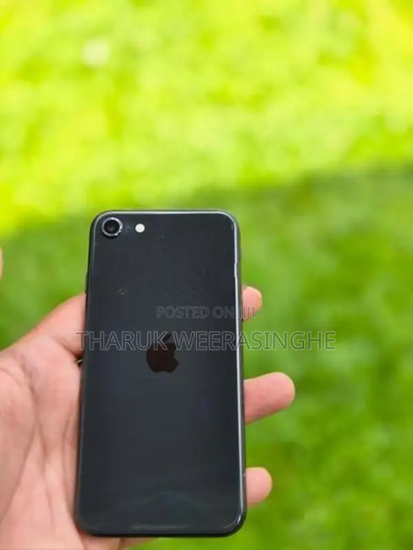 Apple iPhone SE 2 (Used)