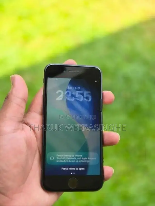 Apple iPhone SE 2 (Used)