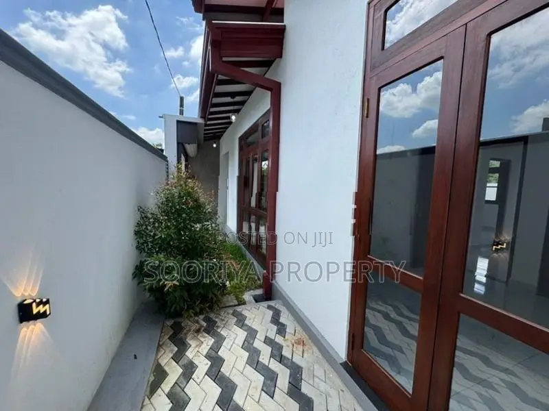 Super Luxury Brand New House for Sale in Piliyandala Kahathuduwa