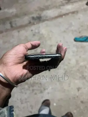 Apple iPhone X (Used)